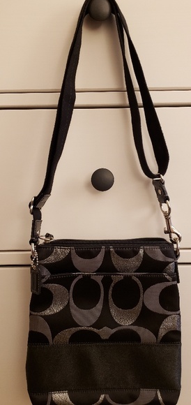 Coach crossbody - Picture 2 of 2
